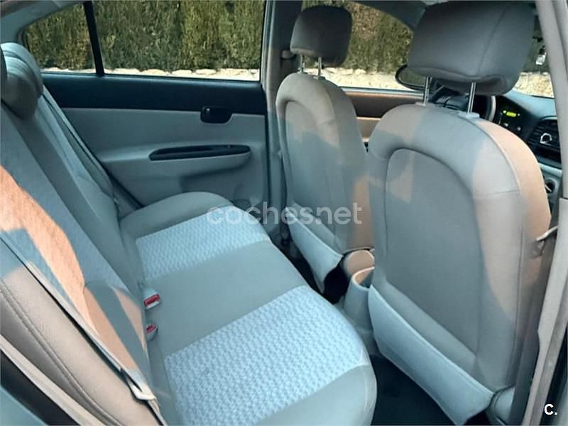 Usado Hyundai Accent GLS 110 CV (80 kW) 2006 Azul Berlina