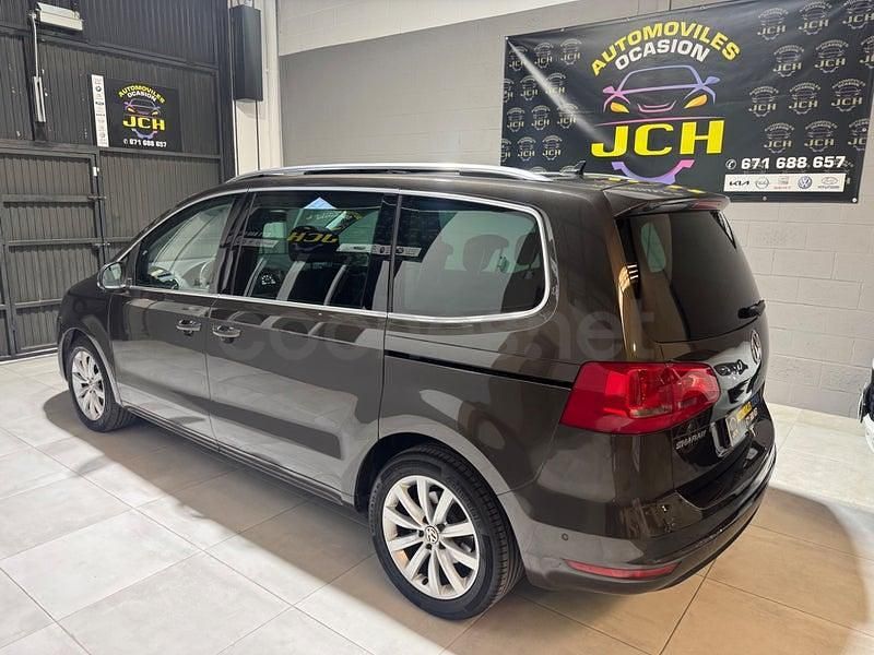 Usado VW Sharan Sport 140 CV (102 kW) 2015 Marrón Monovolumen