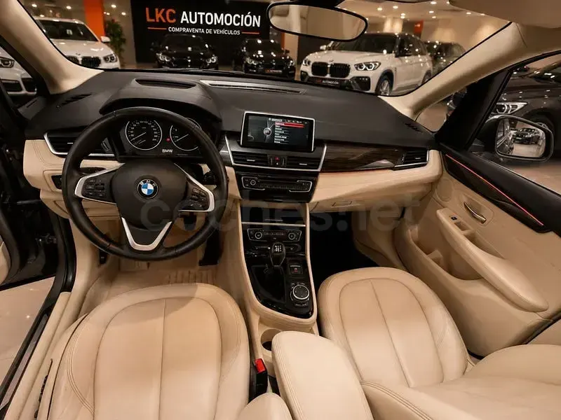 Usado BMW 218 Comfort Edition 150 CV (110 kW) 2014 Beige Coupe