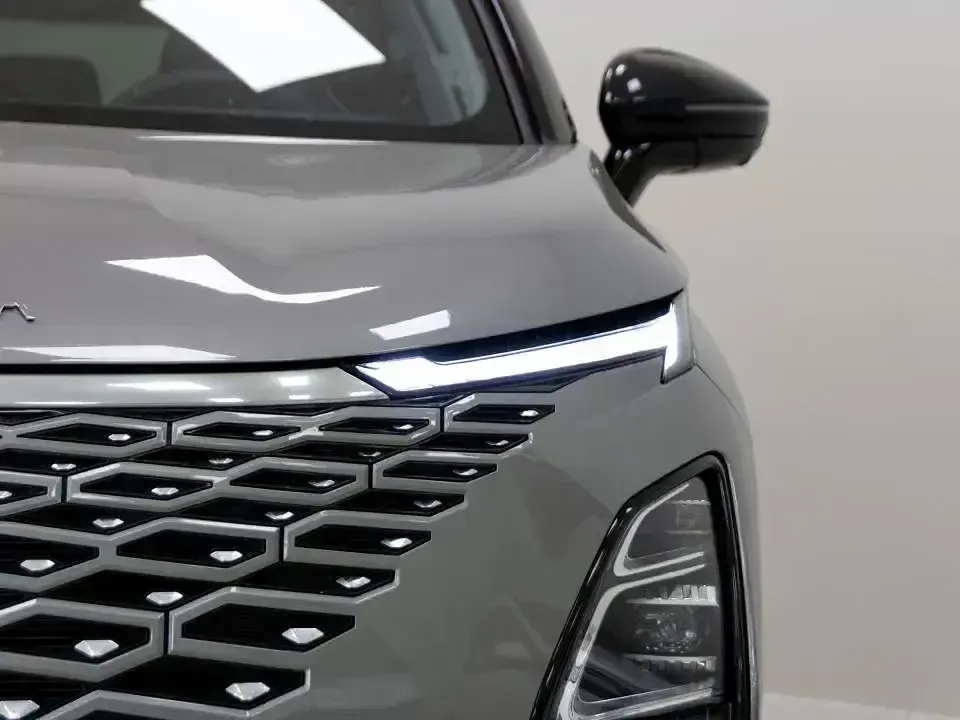 Usado Omoda 5 147 CV (108 kW) 2025 Gris SUV