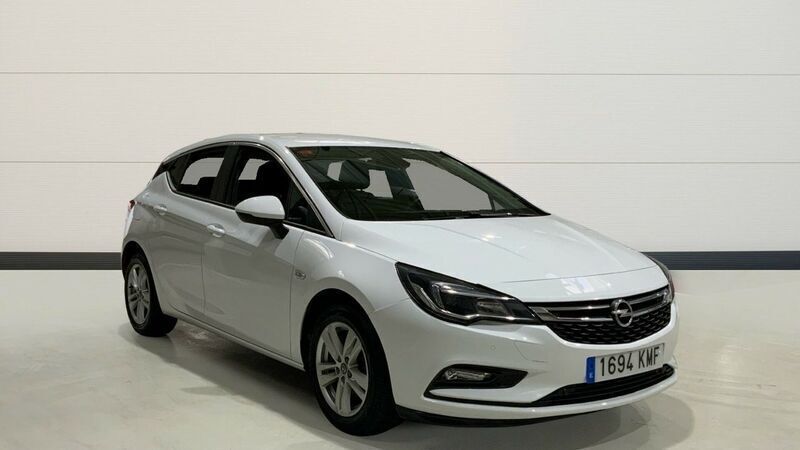 Blanco Usado 2018 Opel Astra Selective Berlina | 13.000 € (Precio justo) - Imagen 1/4
