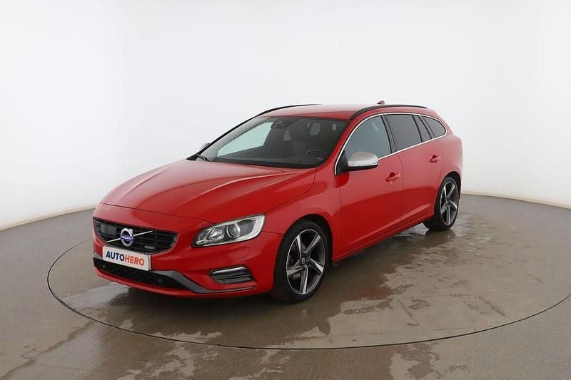 Rojo Usado 2015 Volvo V60 R-Design Momentum Familiar | 14.999 € (Precio justo) - Imagen 1/3