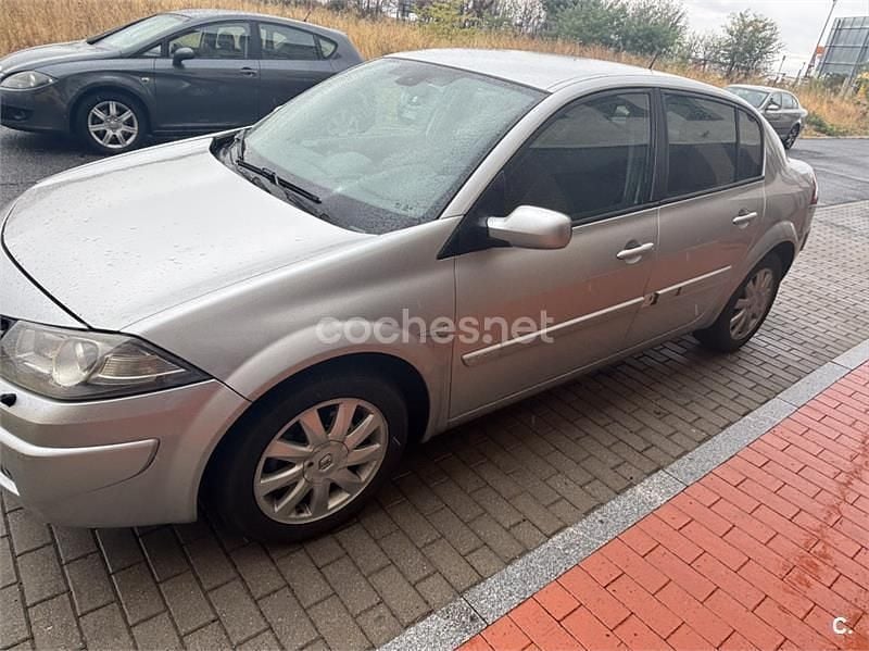 Gris / plata Usado 2006 Renault Mégane II Dynamique Berlina | 2000 € (Buen precio) - Imagen 1/3