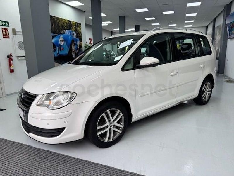 Usado VW Touran Edition 105 CV (77 kW) 2010 Blanco Monovolumen