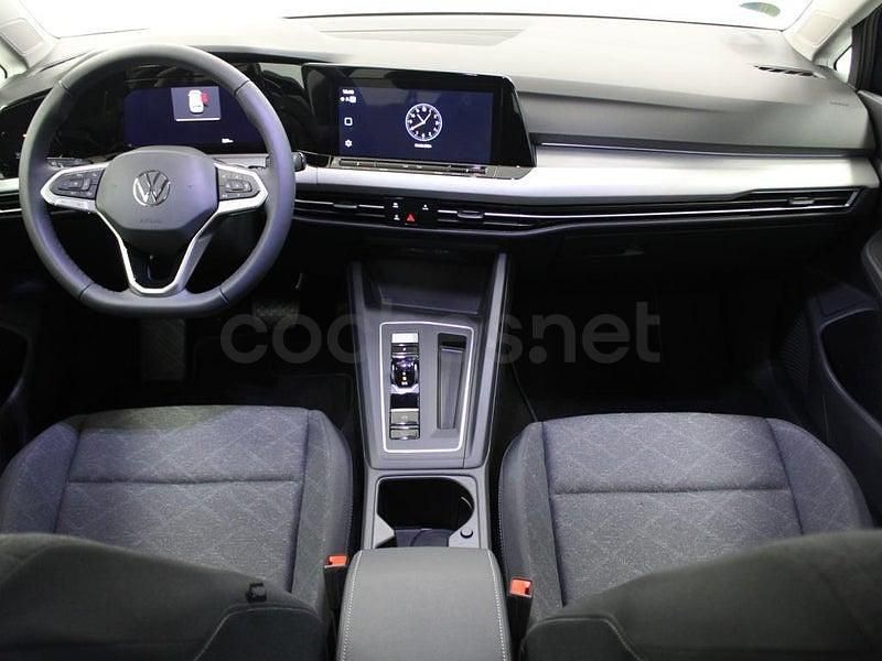 Usado VW Golf VIII Life 115 CV (84 kW) 2023 Azul Berlina