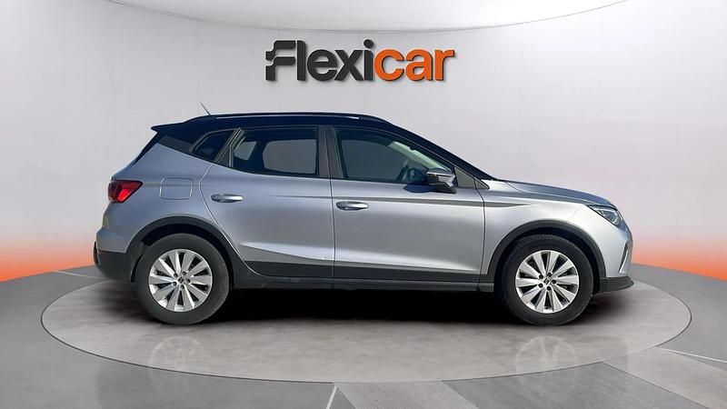 Usado Seat Arona Style 110 CV (80 kW) 2022 Gris SUV