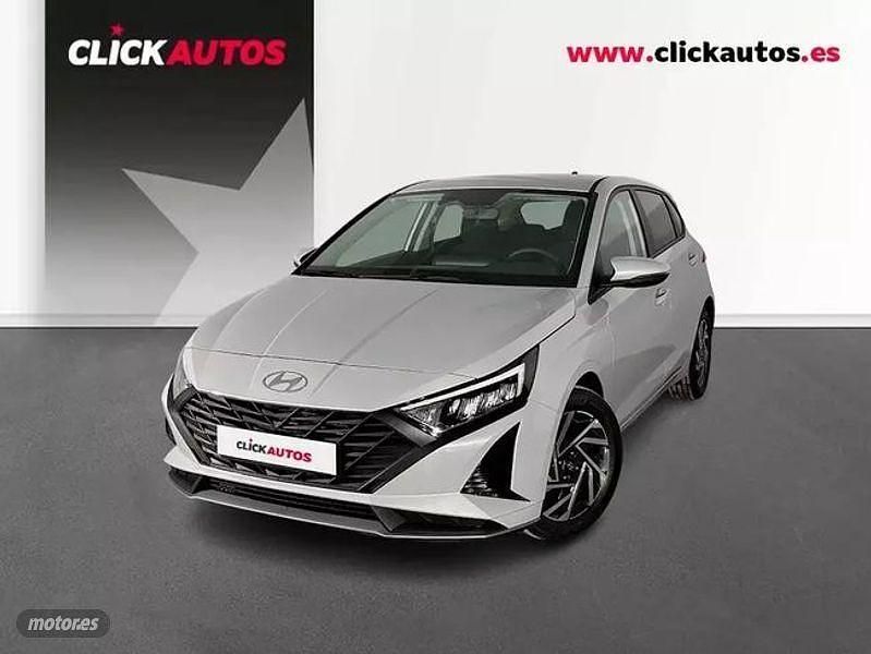 Gris / plata Usado 2025 Hyundai i20 Berlina | 16.450 € (Precio justo) - Imagen 1/4