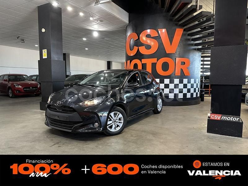 Negro Usado 2023 Toyota Yaris Hybrid Active Berlina | 16.450 € (Super precio) - Imagen 1/4