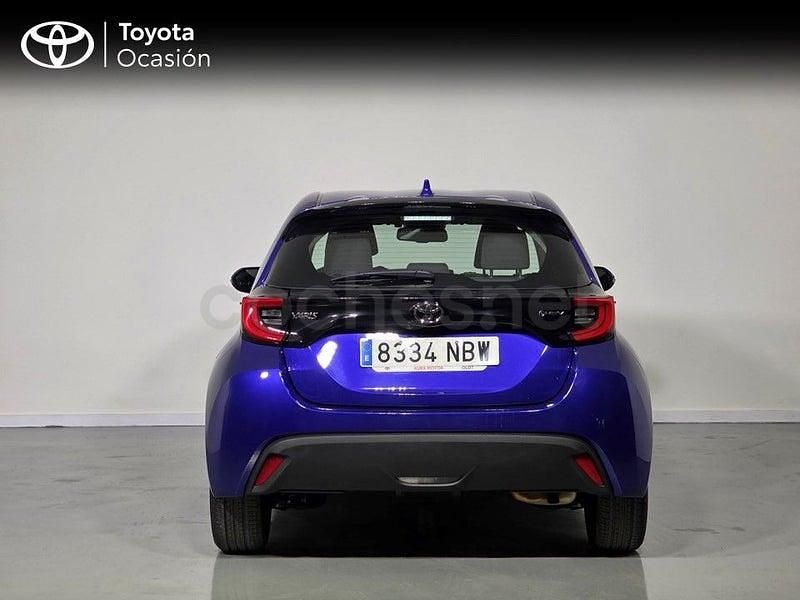 Usado Toyota Yaris Hybrid Active 116 CV (85 kW) 2025 Azul Berlina