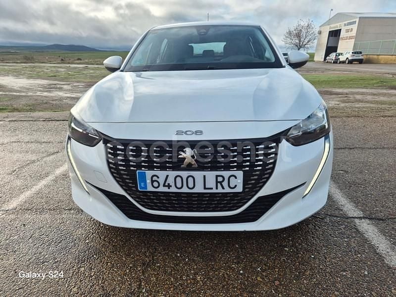 Usado Peugeot 208 Allure 100 CV (73 kW) 2021 Blanco Utilitario