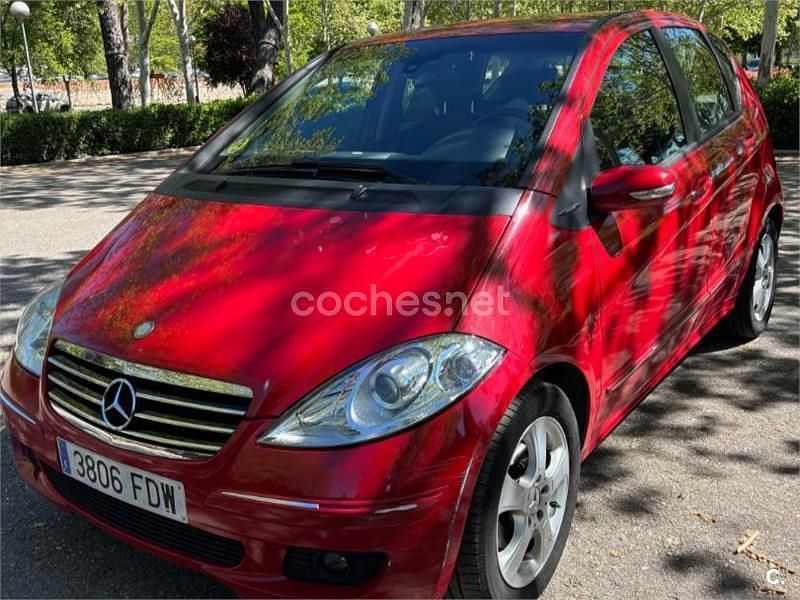 Usado Mercedes A180 Avantgarde 109 CV (80 kW) 2006 Rojo Monovolumen