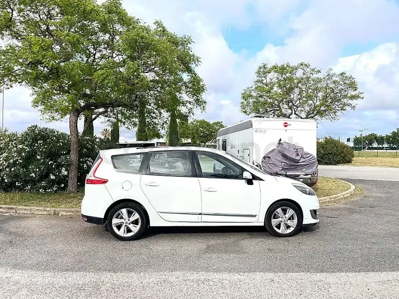 Usado Renault Grand Scénic III Business 110 CV (80 kW) 2013 Blanco Monovolumen
