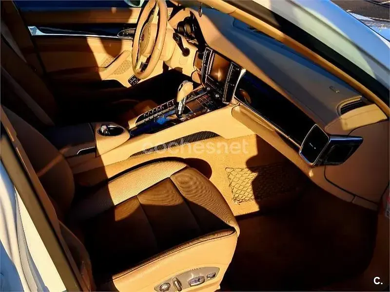 Usado Porsche Panamera 250 CV (183 kW) 2014 Blanco Utilitario