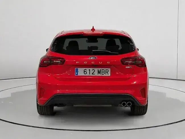 Begagnad Ford Focus ST-Line 125 HK (91 kW) 2022 Röd Sedan