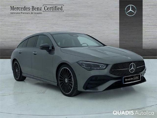 Usado Mercedes CLA200 Shooting Brake AMG line 150 CV (110 kW) 2024 Gris montaña Familiar