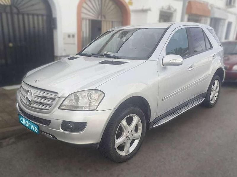 Usado Mercedes ML320 190 CV (139 kW) 2007 Gris SUV