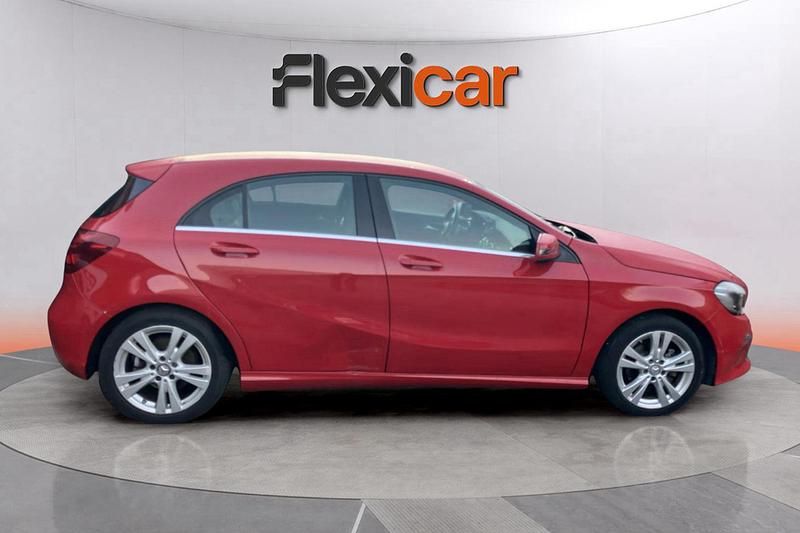 Usado Mercedes A200 Style 136 CV (100 kW) 2016 Rojo Utilitario