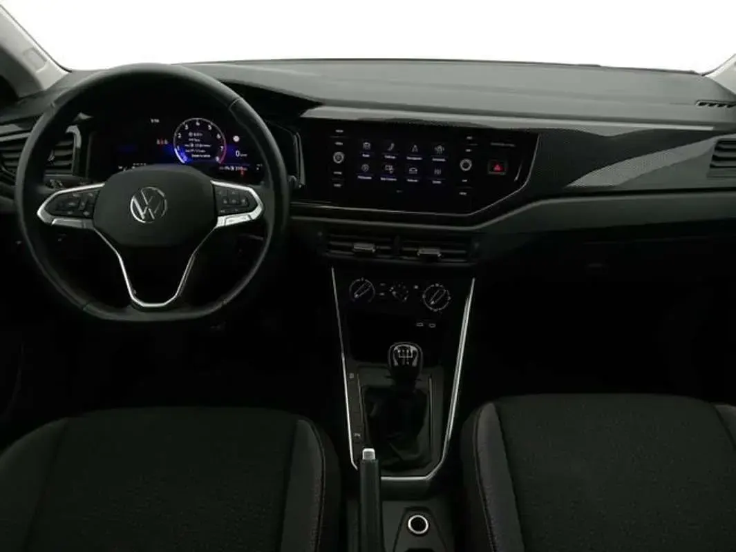 Usado VW Polo Life 95 CV (69 kW) 2023 Gris Utilitario
