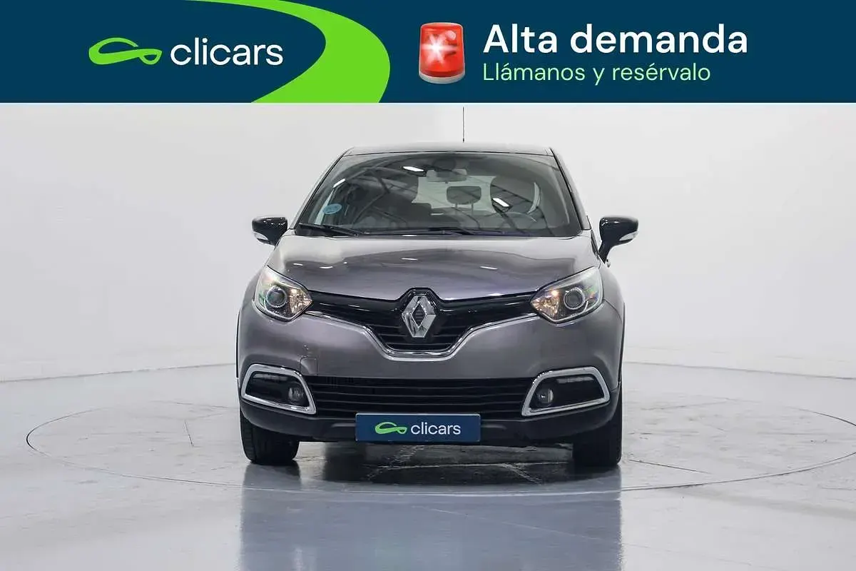Usado Renault Captur Zen 110 CV (80 kW) 2017 Gris SUV