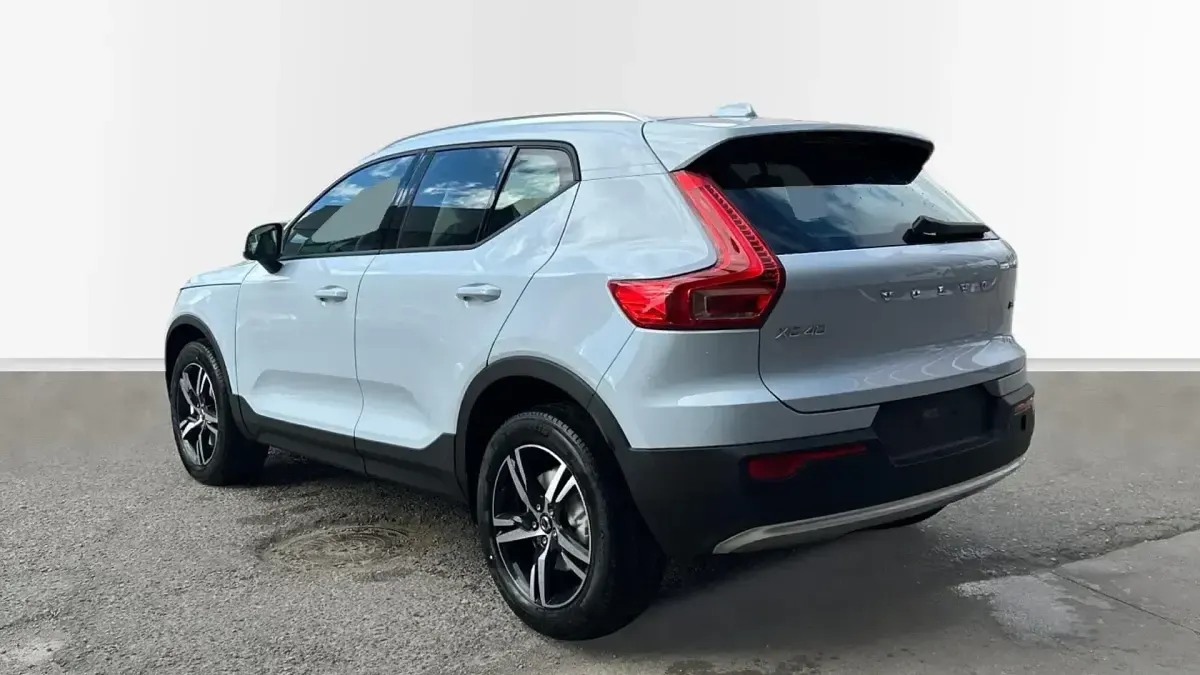 Uusi Volvo XC40 Core 163 HP (119 kW) 2026 Otro Katumaasturi