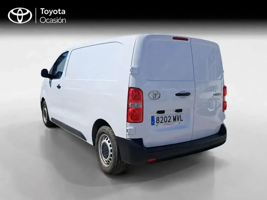 Usado Toyota Proace 120 CV (88 kW) 2024 Blanco Monovolumen