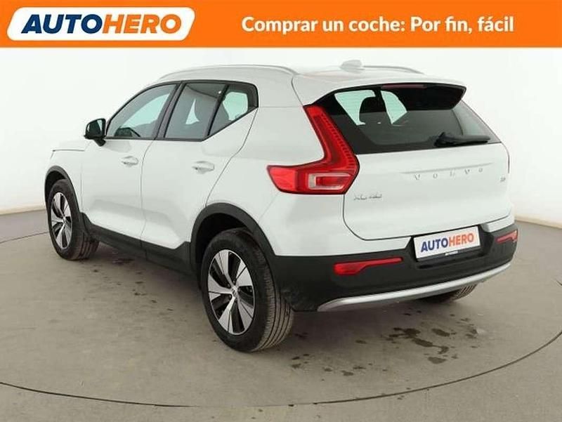Begagnad Volvo XC40 Core 163 HK (119 kW) 2023 Vit SUV