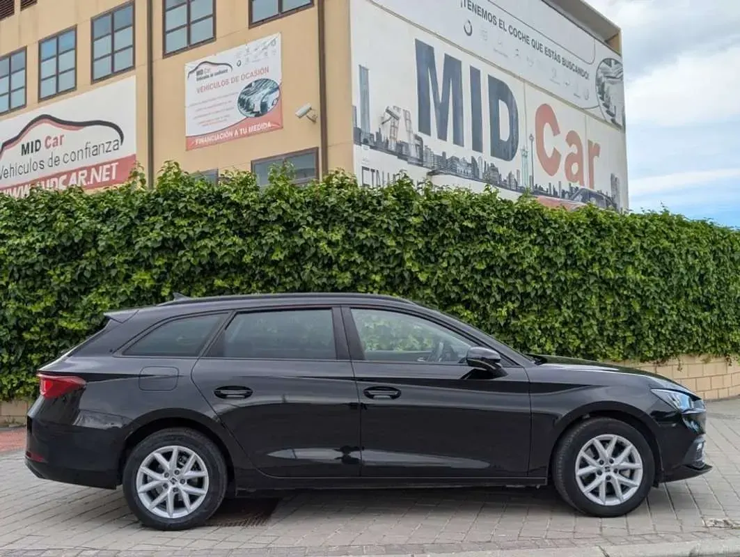 Usado Seat Leon ST Style 150 CV (110 kW) 2022 Negro Familiar
