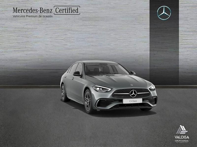 Usado Mercedes C200 AMG line 163 CV (119 kW) 2025 Gris / plateado Berlina
