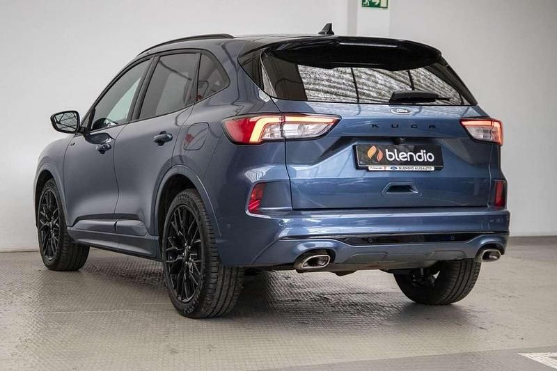 Usado Ford Kuga ST-Line X 151 CV (111 kW) 2023 Azul SUV