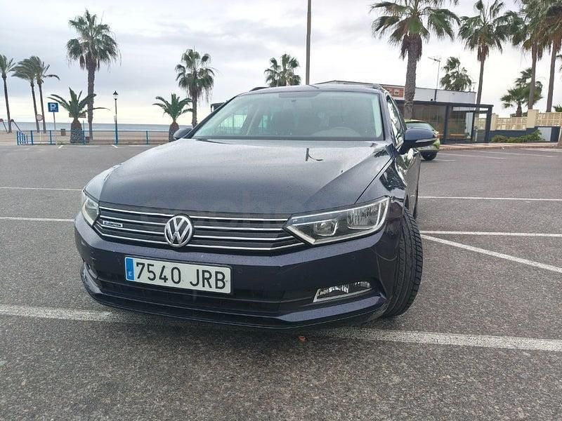 Usado VW Passat Edition 120 CV (88 kW) 2017 Azul Familiar