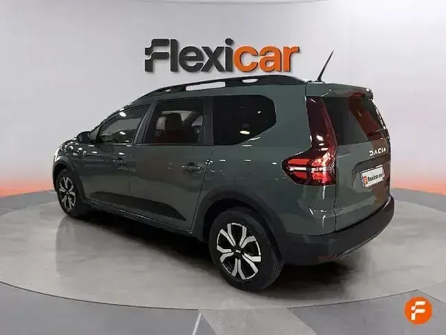 Usado Dacia Jogger Essentiel 100 CV (73 kW) 2023 Verde Monovolumen
