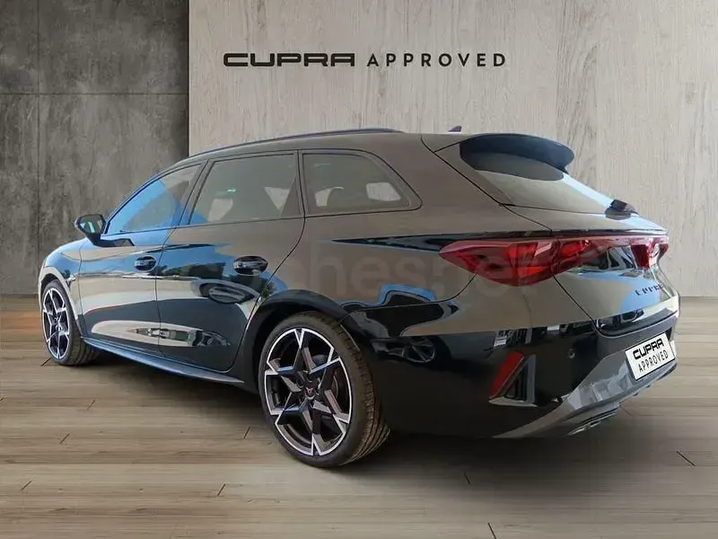 Usado Cupra Leon 150 CV (110 kW) 2025 Negro Familiar