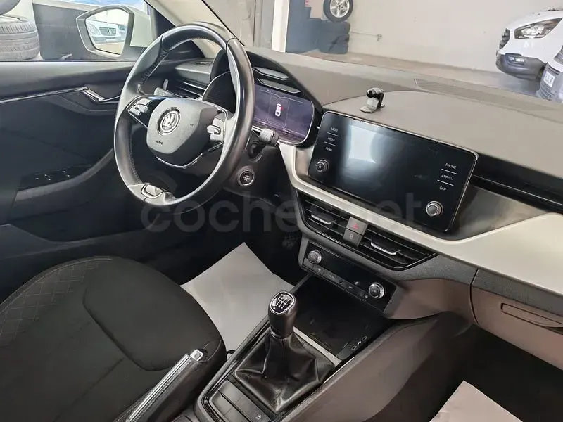 Usado Skoda 110 R Ambition 110 CV (80 kW) 2021 Blanco Berlina