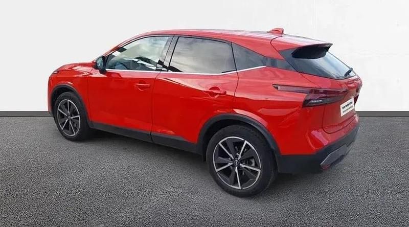 Usado Nissan Qashqai Tekna 158 CV (116 kW) 2023 Yokohama red (sólida) SUV