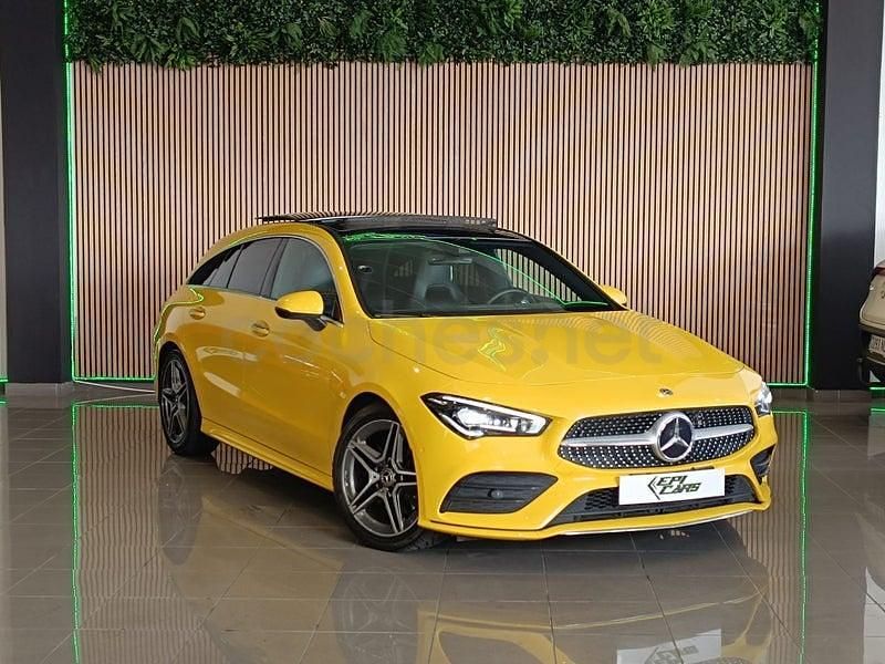 Usado Mercedes CLA220 Shooting Brake 190 CV (139 kW) 2020 Amarillo Familiar