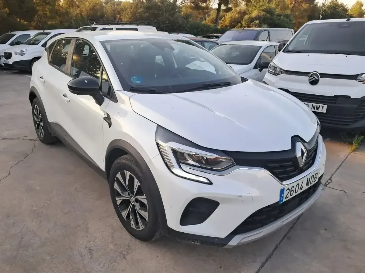 Usado Renault Captur Equilibre 100 CV (73 kW) 2022 Blanco SUV