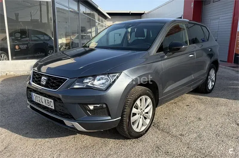 Usado Seat Ateca Ecomotive 115 CV (84 kW) 2017 Gris / plata SUV