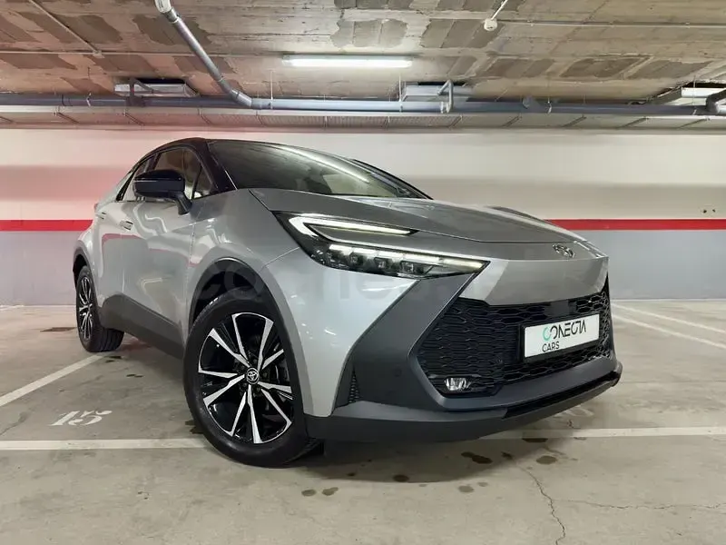 Usado Toyota C-HR Advance 140 CV (102 kW) 2025 Gris / plata SUV