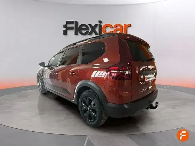 Usado Dacia Jogger Expression 100 CV (73 kW) 2022 Marrón Monovolumen