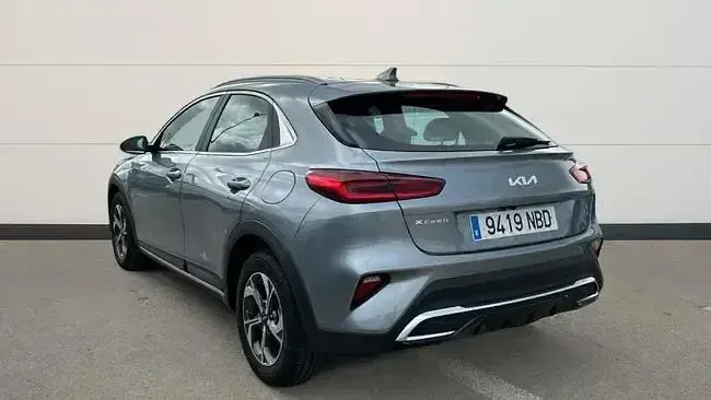 Usado Kia XCeed 100 CV (73 kW) 2025 Gris SUV