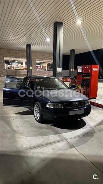 Usado Audi A4 180 CV (132 kW) 2000 Negro Berlina