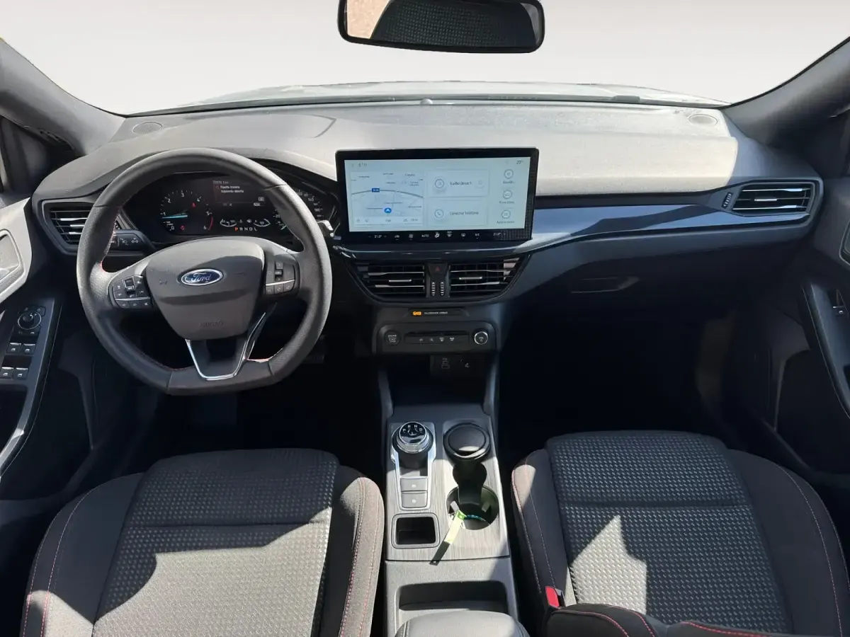 Usado Ford Focus ST-Line X 115 CV (84 kW) 2025 Gris/plata