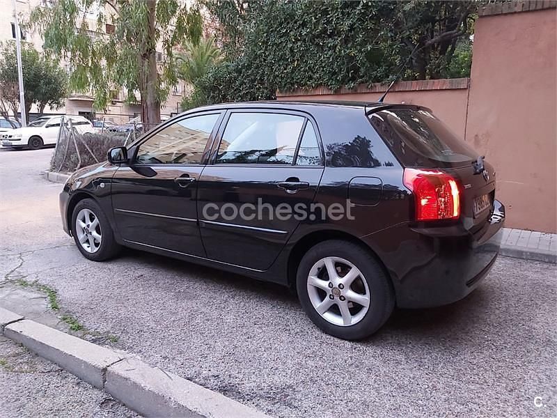 Usado Toyota Corolla Luna 110 CV (80 kW) 2004 Negro Berlina