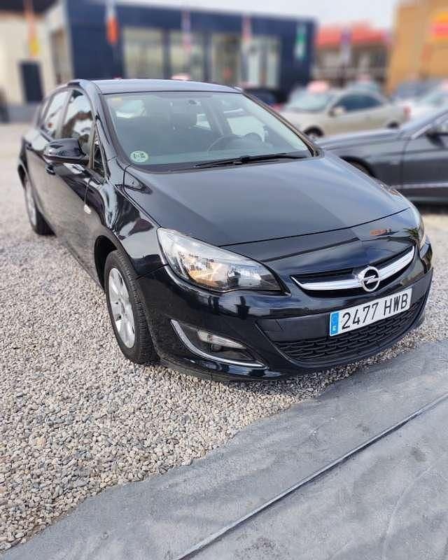 Usado Opel Astra Selective 110 HP (80 kW) 2014 Preto Citadino
