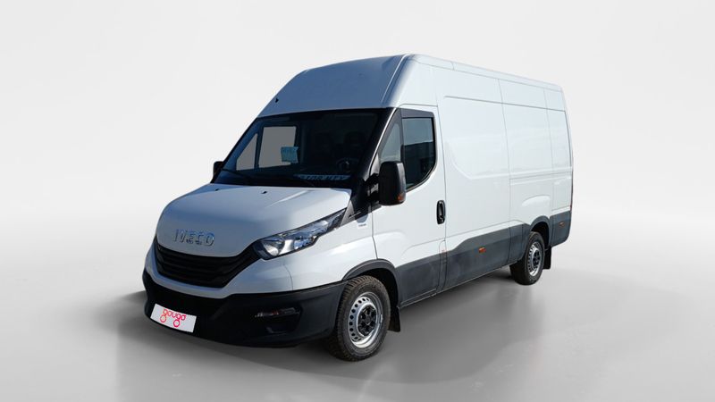 Blanco Usado 2022 Iveco Daily Berlina | 31.460 € - Imagen 1/4