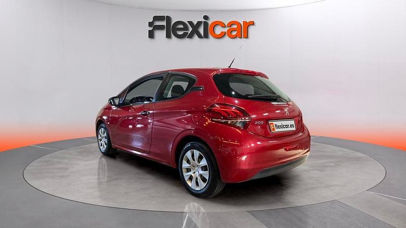 Begagnad Peugeot 208 Access 82 HK (60 kW) 2016 Röd Halvkombi