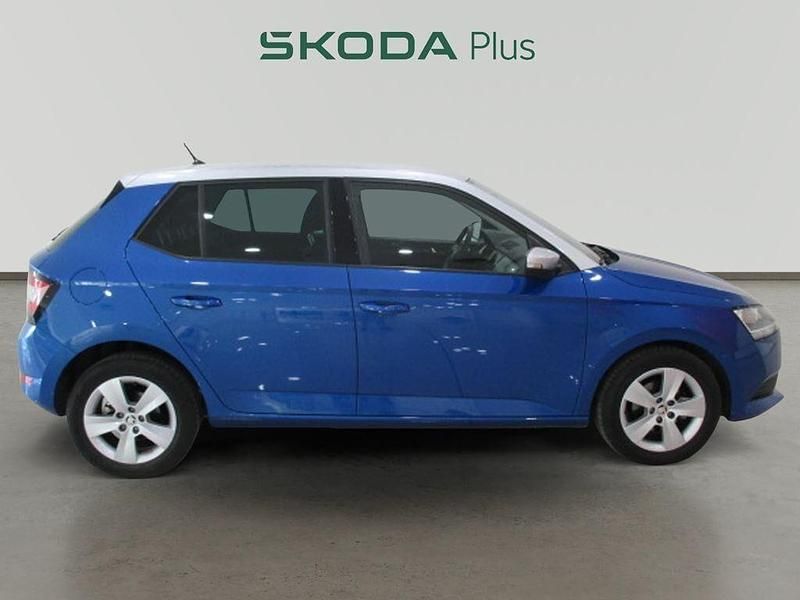 Usado Skoda Fabia Ambition 95 CV (69 kW) 2021 Azul Utilitario