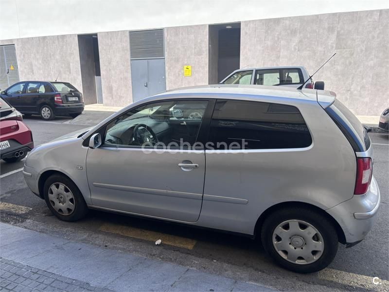 Gris / plata Usado 2004 VW Polo Match Berlina | 2200 € (Precio justo) - Imagen 1/4