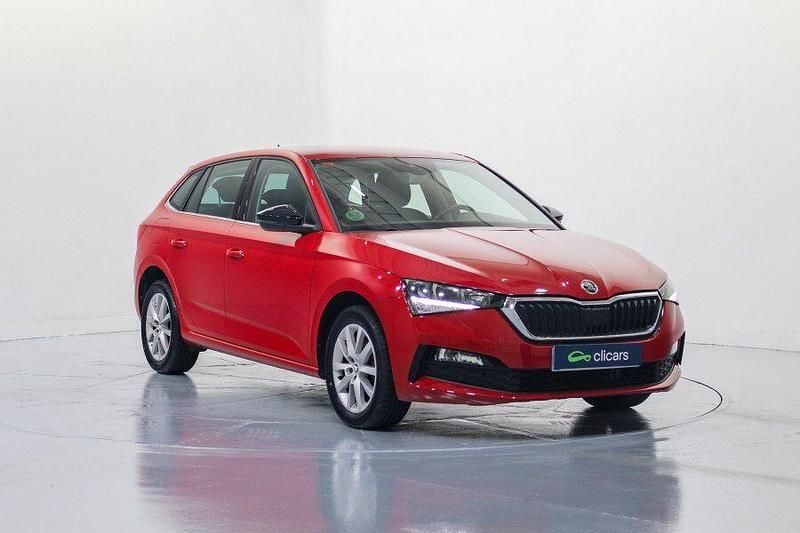 Usado Skoda Scala Ambition 115 CV (84 kW) 2019 Rojo Utilitario