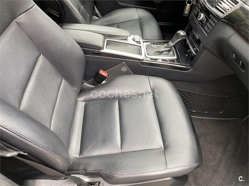 Usado Mercedes E220 Avantgarde 170 CV (125 kW) 2011 Gris / plata Berlina